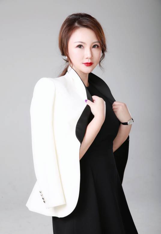 吴佳（浙江中南卡通股份有限公司董事长）