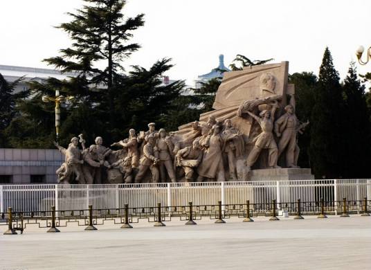 广场雕塑（雕塑的形式）