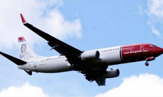 2·7挪威客机炸弹威胁事件