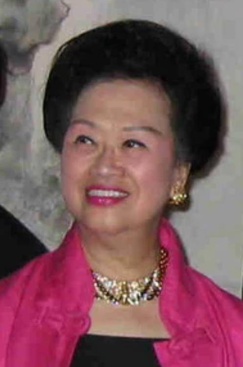 梁洁华（画家、香港顺德联谊总会荣誉会长）