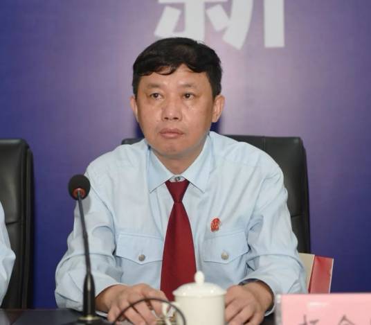 杨金顺（泉州市中级人民法院审判委员会委员）