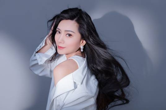 严蕊（中国内地女歌手）