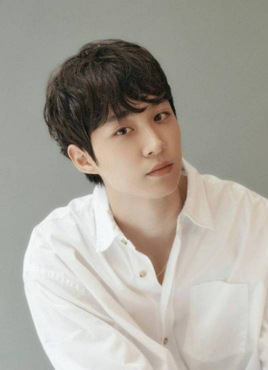 李忠贤（韩国男导演、编剧）