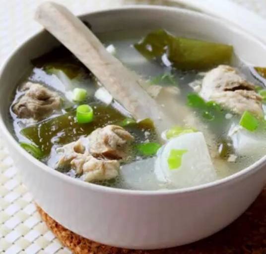 白萝卜海带排骨汤