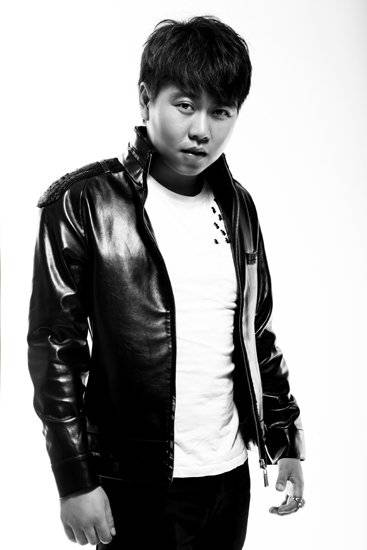 李龙（中国男歌手）