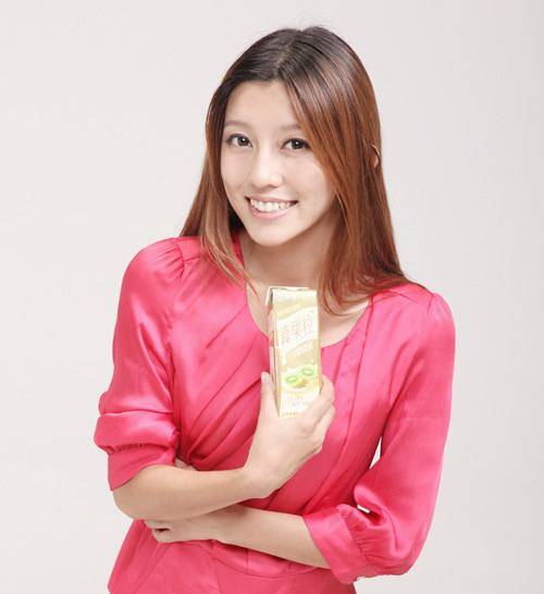 任曦（主持人）