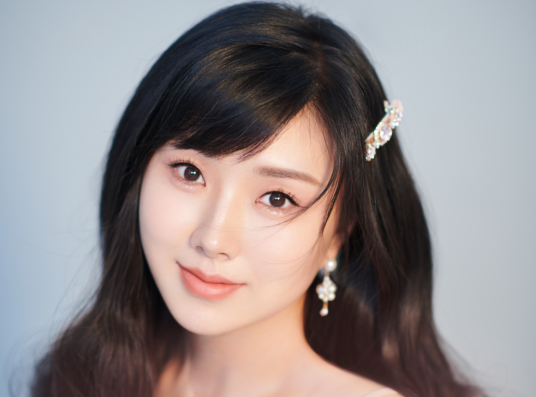 肖洋（中国内地女歌手、导演、制片人）