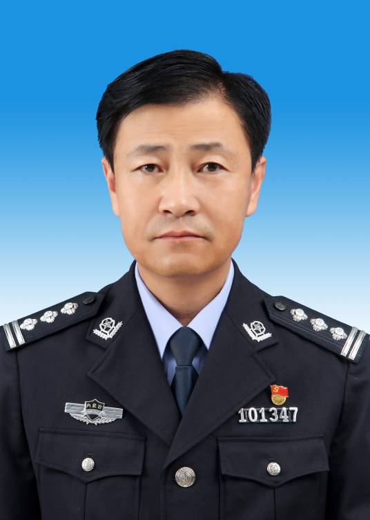 乌云毕力格（准格尔旗人民政府副旗长、公安局局长）