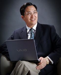 李黎明（海南开维集团董事长兼总裁）