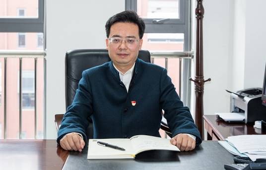 张学龙（四川旅游学院党委书记）