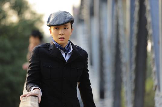 唐雪梅（电视剧《我的父亲是板凳》中的女主角）