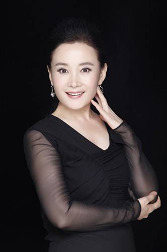 娜仁花（中国内地女演员、导演）