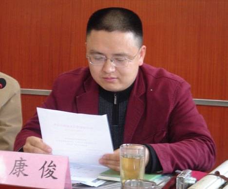 康俊（四川省硬笔书法家协会主席、成都市书法家协会副主席）