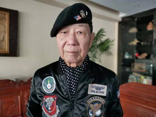 张鹏翼（中国香港著名男导演）