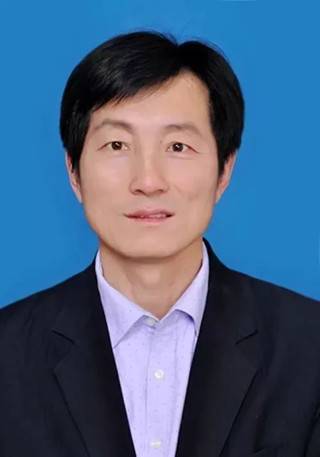 吴国忠（大庆铁人中学副校长）