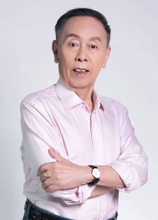 黄俊英（广东省曲协副主席、粤语相声表演艺术家）