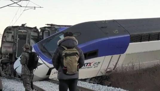 12·8韩国高铁脱轨事故