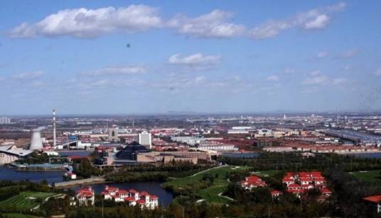 南山村（山东烟台市龙口市东江街道下辖村）