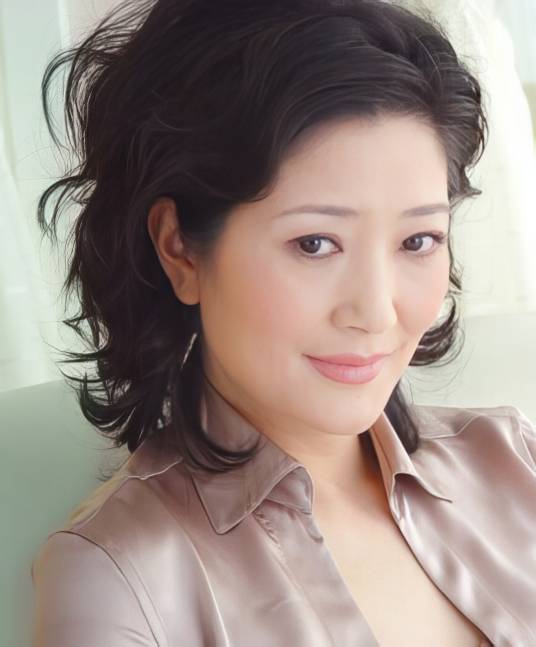 王亚军（中国内地女演员、中国国家话剧院演员）