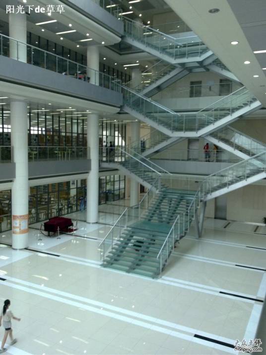 上海工程技术大学图书馆