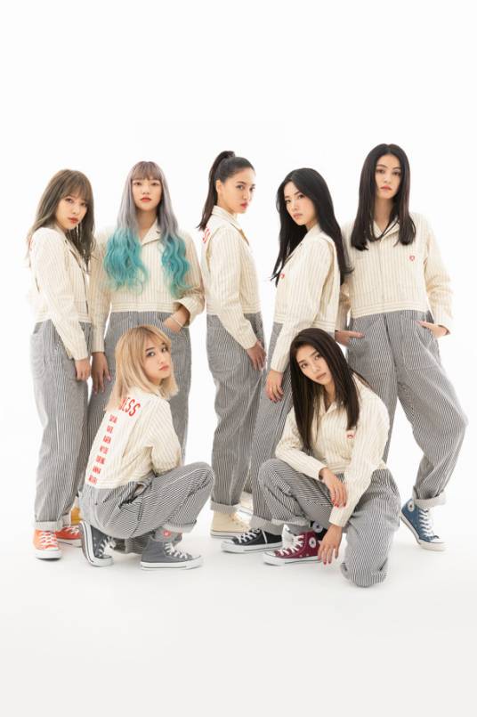 Happiness（日本女子流行乐唱跳组合）