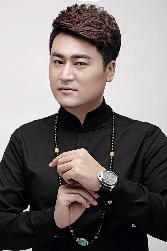 阿琳（1982年出生于中国辽宁的男歌手）