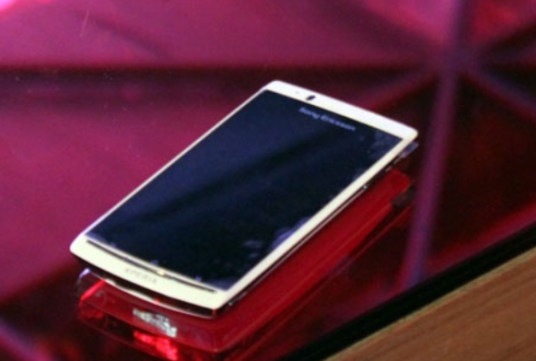 索尼爱立信 LT15i Xperia Arc（白色）