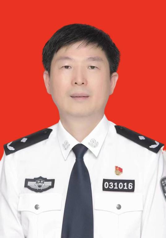 罗浪（湖南省株洲市天元区人民政府党组成员，副区长，区公安分局党委书记、局长）