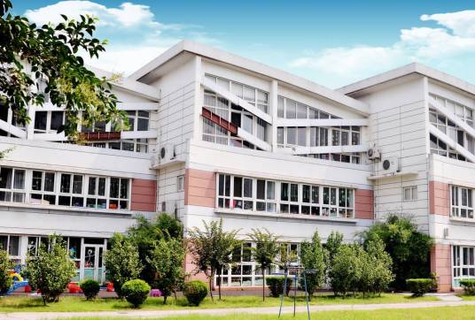 上海市宝山区七色花艺术幼儿园