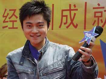 李梁（主持人）