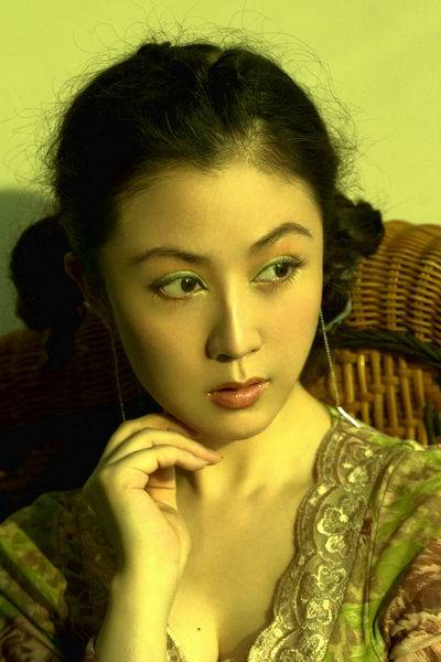 陆培（中国女歌手）