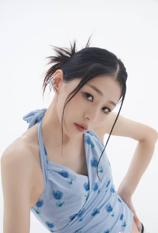 Dora（中国内地流行乐女歌手、影视演员）