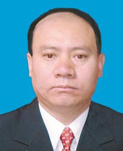 杨庆华（四川省甘孜州政协党组副书记、州政府党组成员、副秘书长）