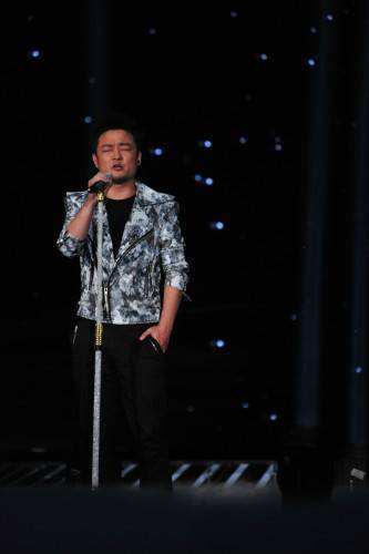 伤痕（2013年曾一鸣演唱歌曲）
