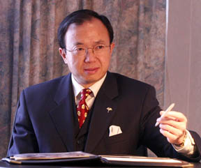 赵国雄（昆明金龙饭店董事长）