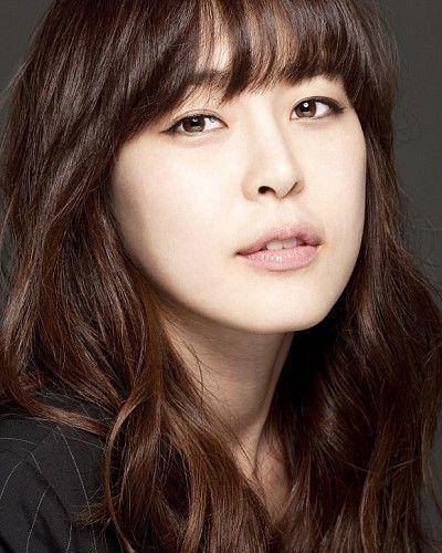 李荷娜（韩国女演员、歌手、主持人）