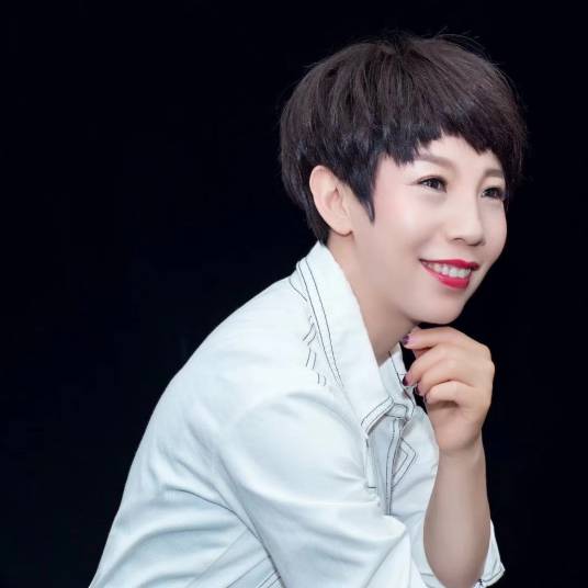 唐蕾（中国形象协会礼仪导师）