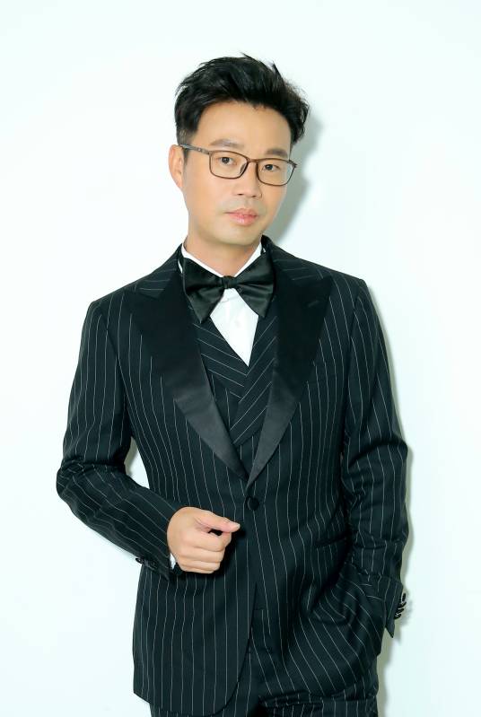 王迅（中国内地影视男演员、巴蜀喜剧艺术家协会主席）