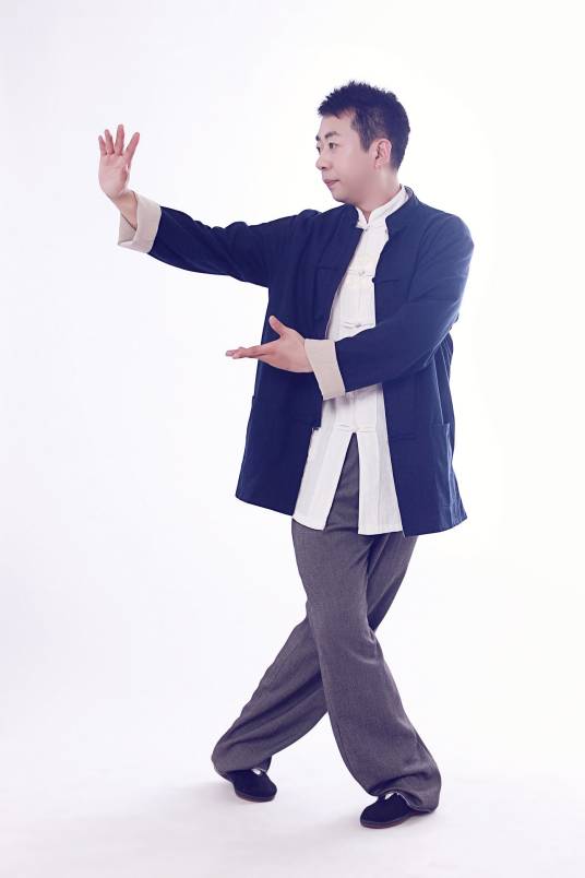 三十二式太极拳（中段位太极拳）