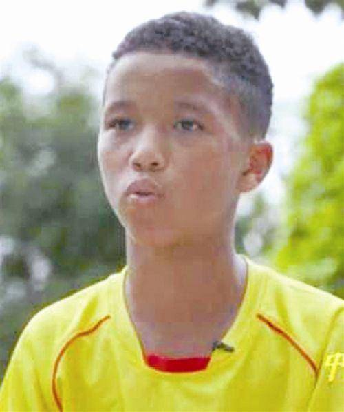 王牧（2003年生中国足球运动员）