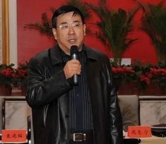 张凯峰（包头市农牧局局长）