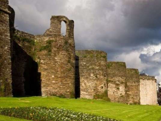 卢戈（西班牙西北部城市）