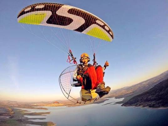 飞行伞（滑翔伞和动力伞的总称）