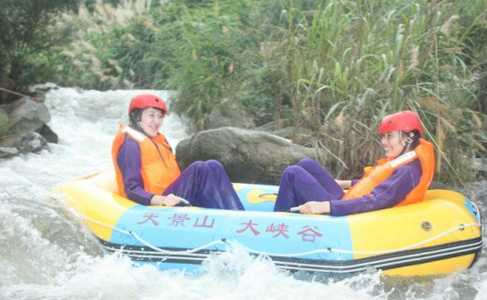 天景山大峡谷漂流