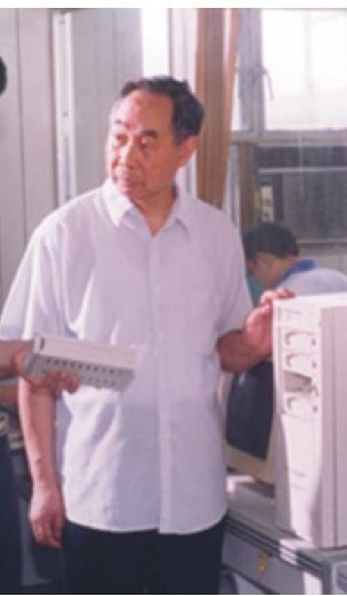 张江陵（华中科技大学教授）