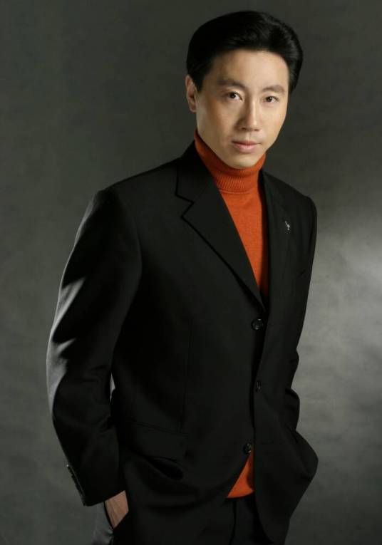 杨福生（大连大学音乐学院声乐副教授）