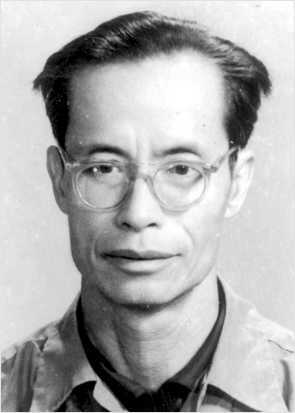 郑莹（《广东作家》原主编、中国作家协会会员）