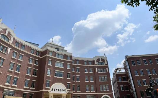 建业外国语中学