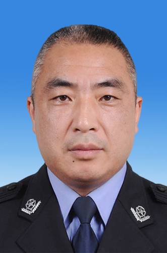 魏启明（四川省雅安市公安局党委委员、政治部主任）