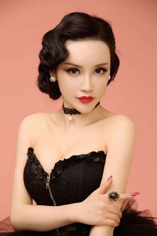 戴安娜（中国女演员、模特、歌手）